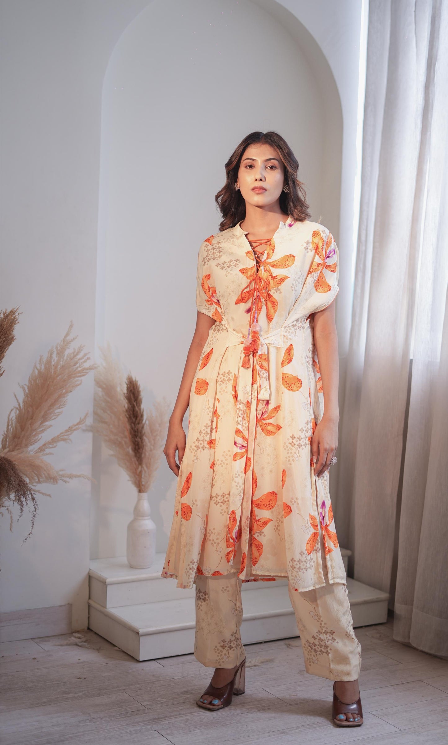 Misty Ivory Lily Tie Up Set