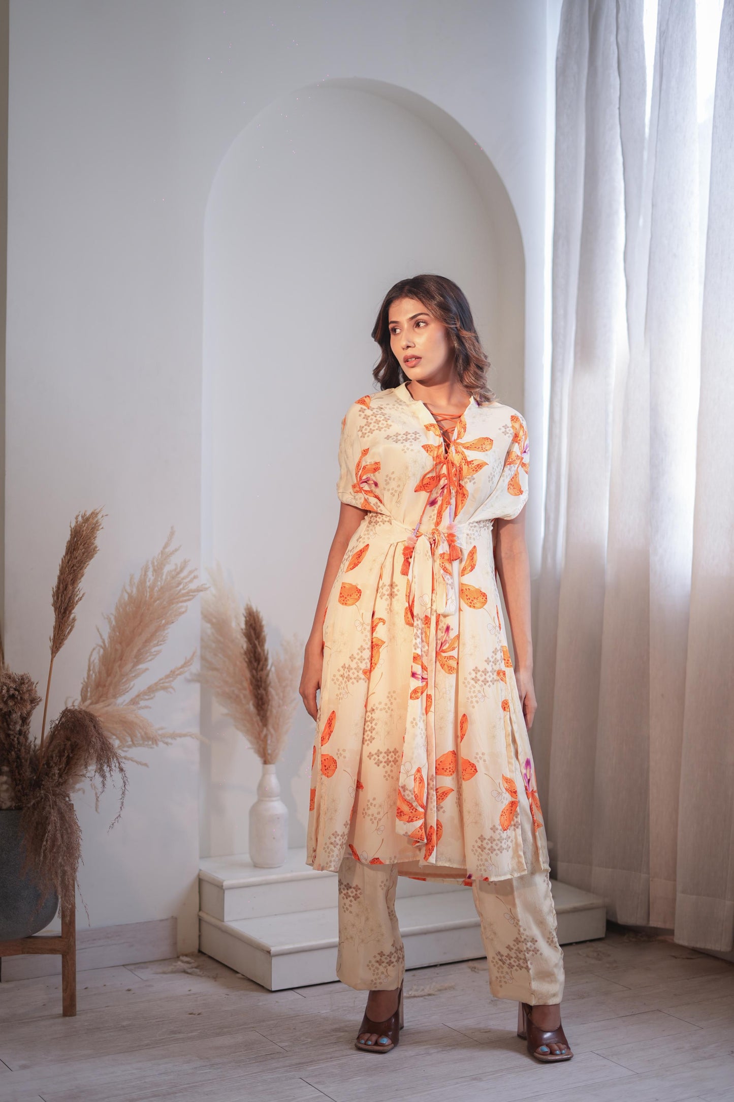 Misty Ivory Lily Tie Up Set