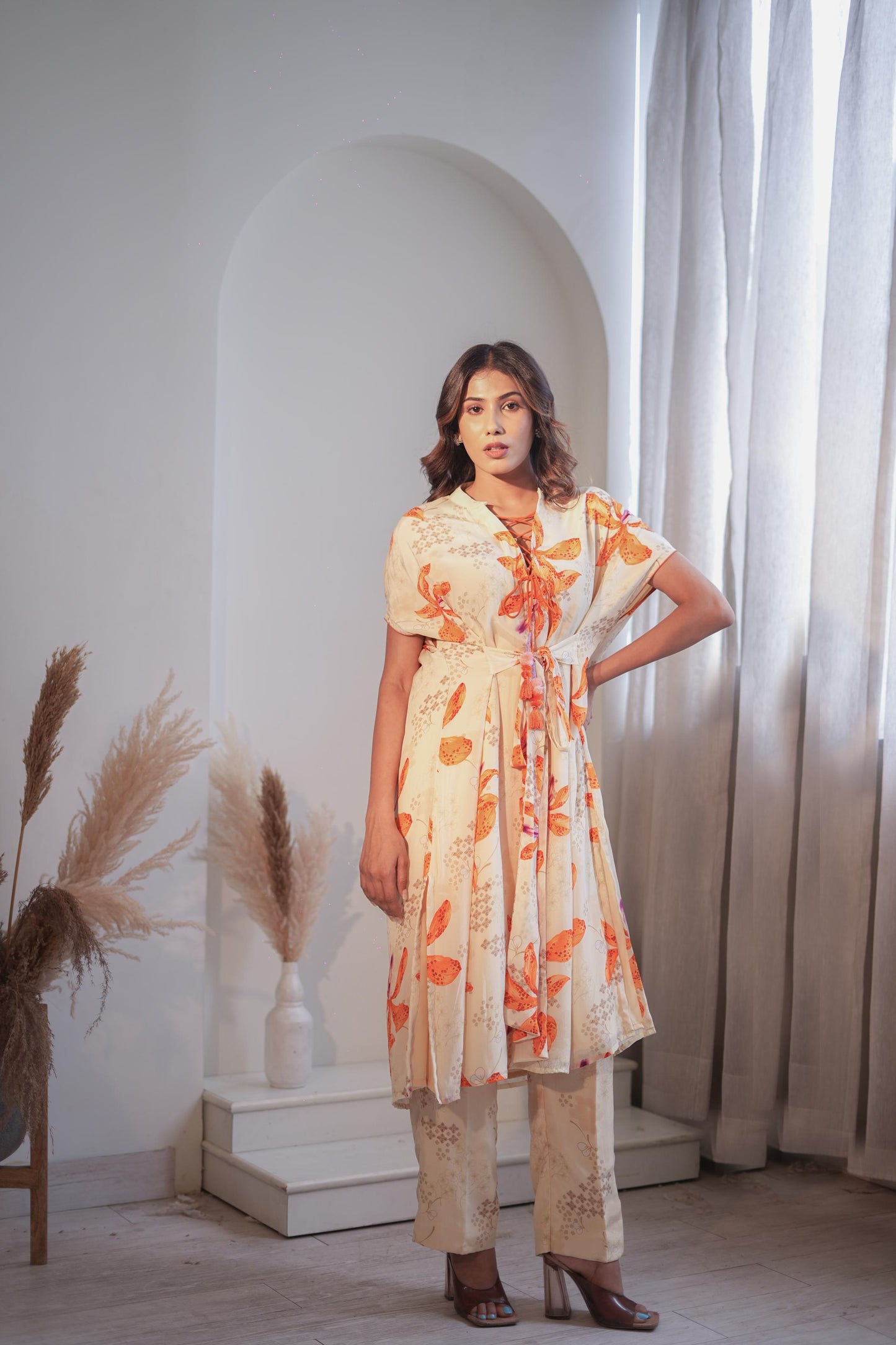 Misty Ivory Lily Tie Up Set