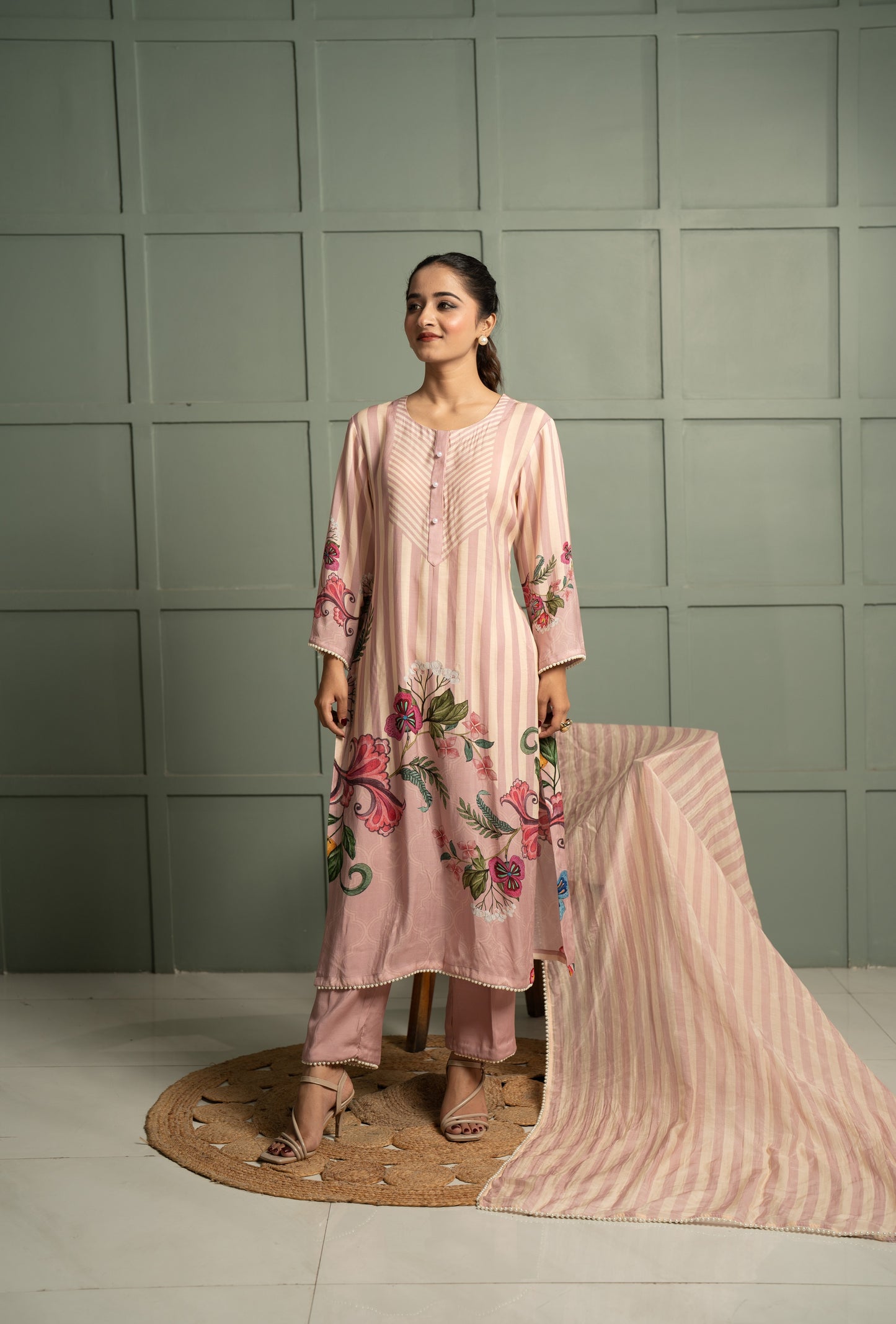 ROSE PLACEMENT KURTA SET