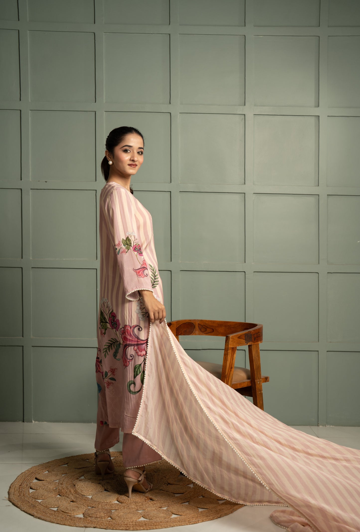 ROSE PLACEMENT KURTA SET