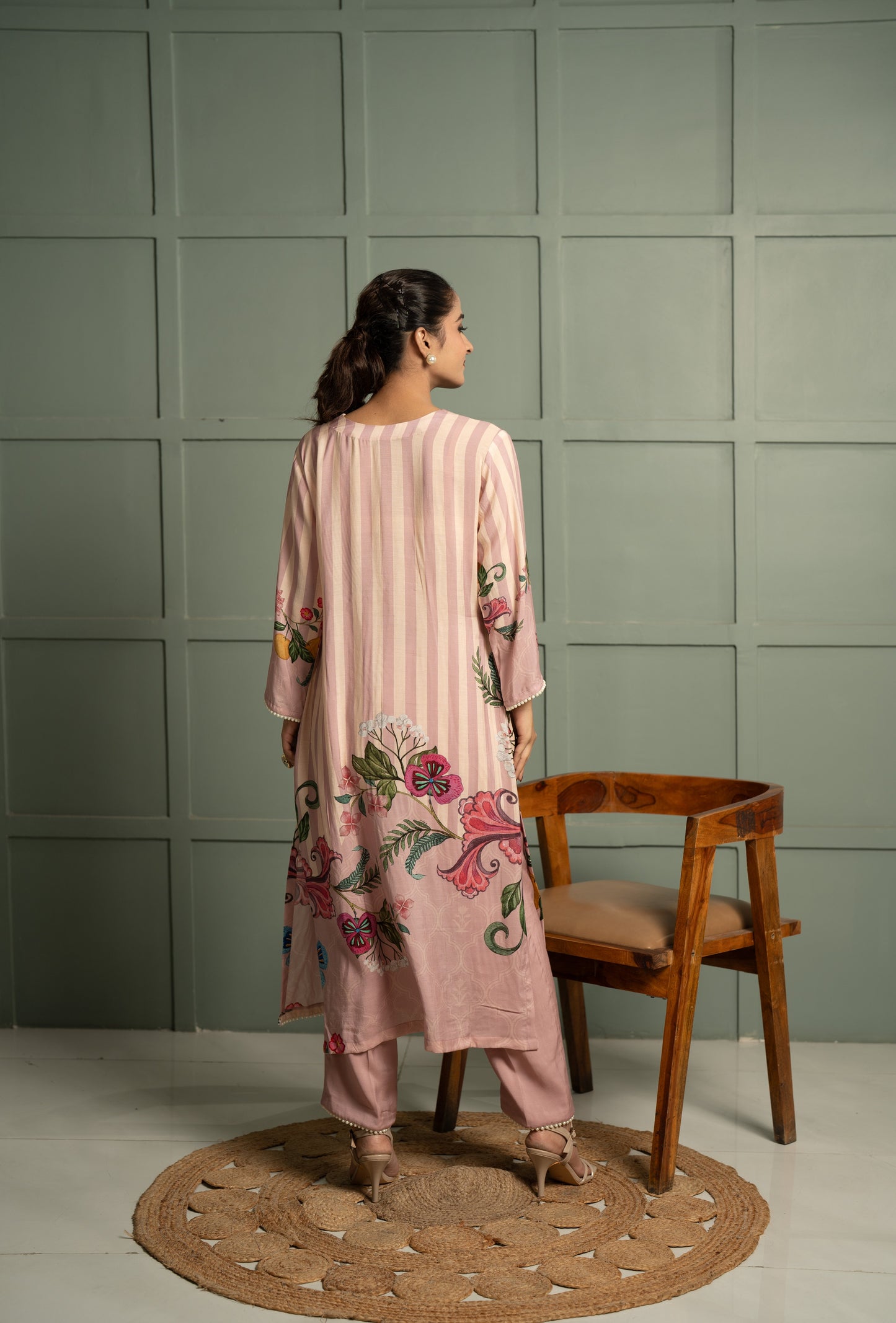 ROSE PLACEMENT KURTA SET